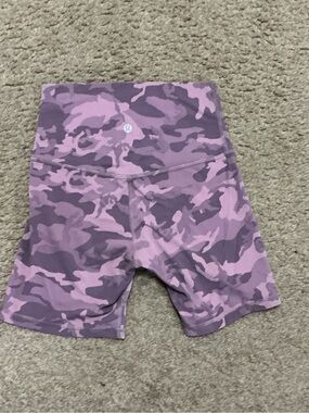 lululemon athletica Purple Camo High-Rise Bike Shorts Size small